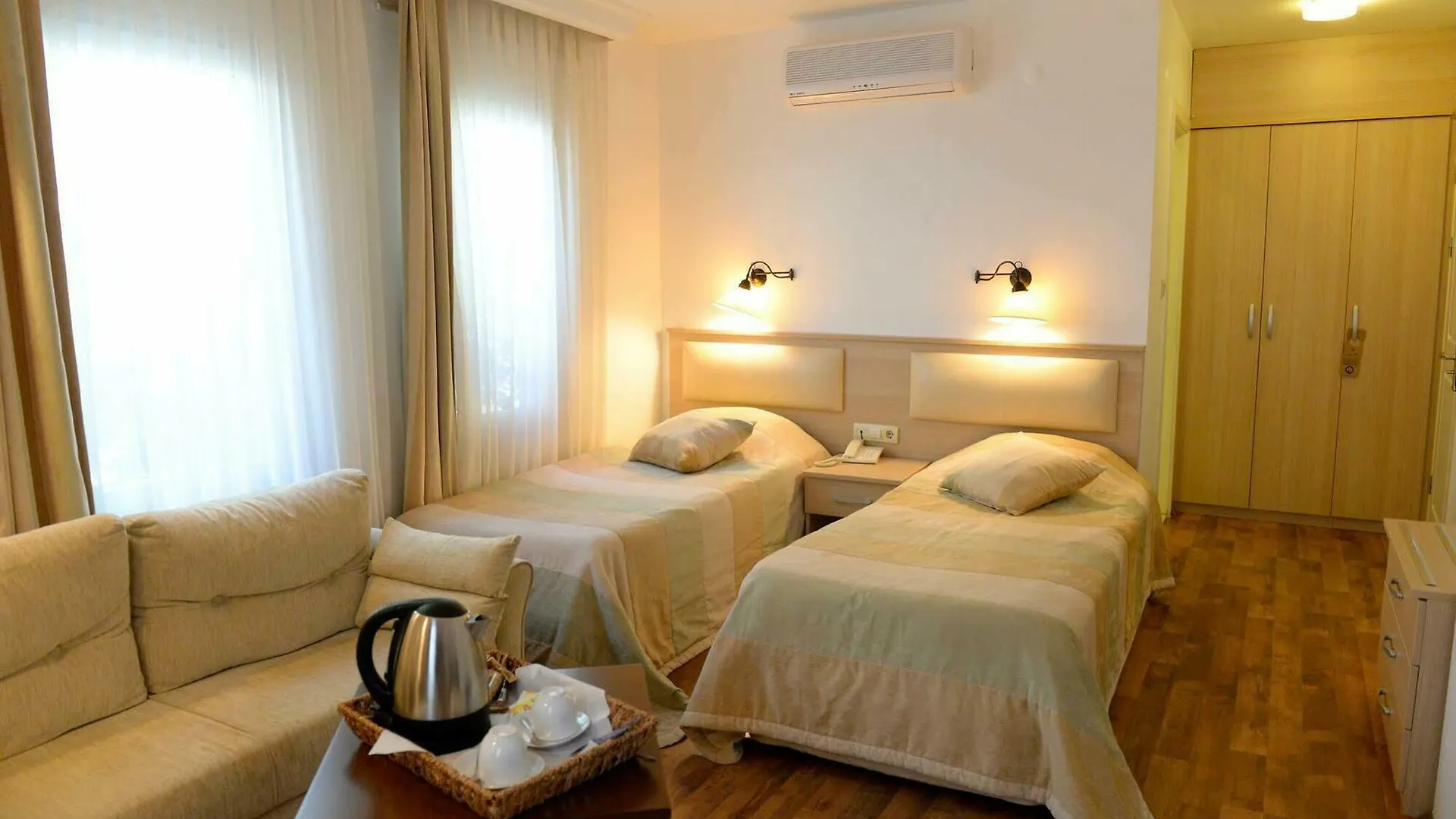 فندق Ayvalı Bay Nihat Otel Lale