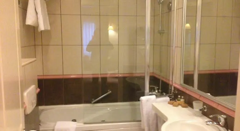 فندق Ayvalı Bay Nihat Otel Lale