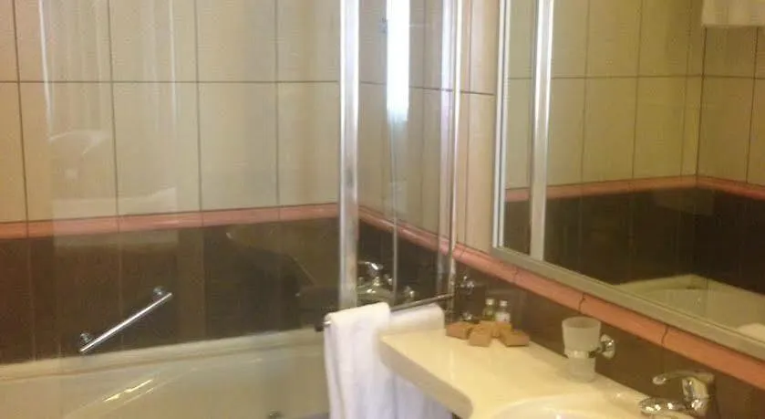 Ayvalı Bay Nihat Otel Lale 0*,